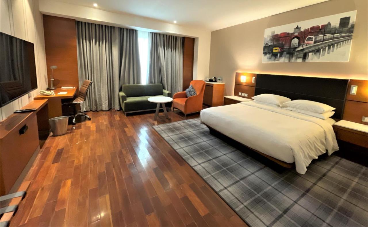 فندق بيكاديلي نيودلهي المظهر الخارجي الصورة A room at the hotel