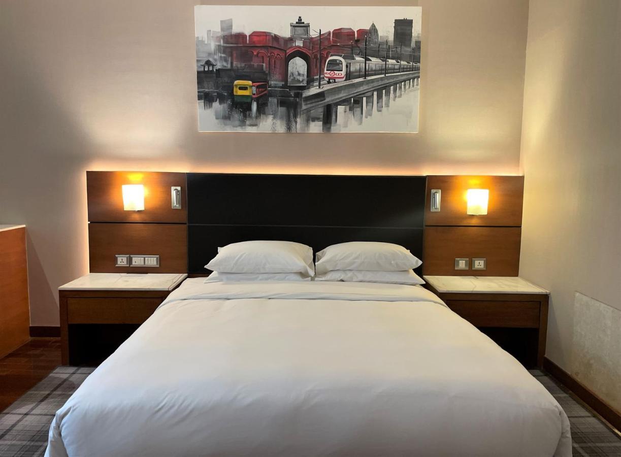 فندق بيكاديلي نيودلهي المظهر الخارجي الصورة A bedroom at the hotel
