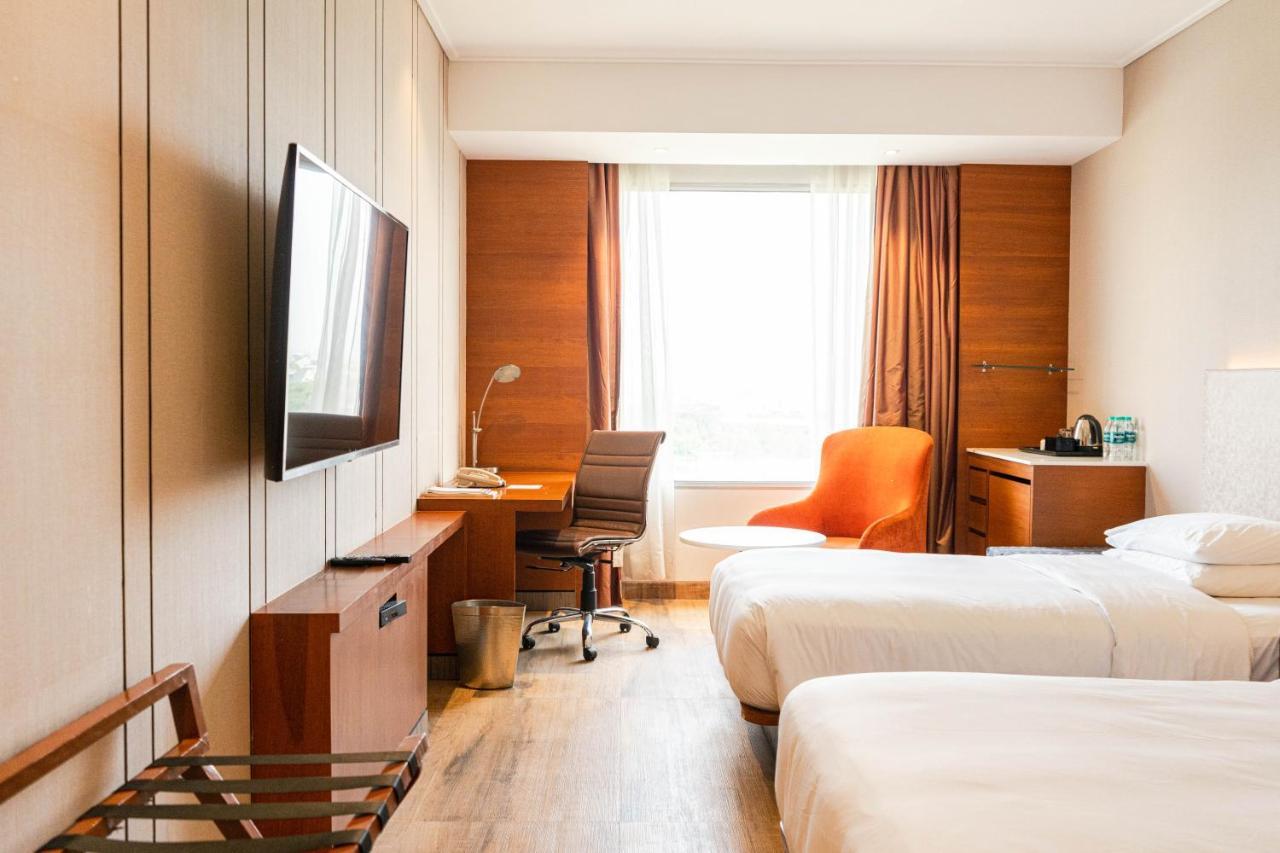 فندق بيكاديلي نيودلهي المظهر الخارجي الصورة A room at the hotel