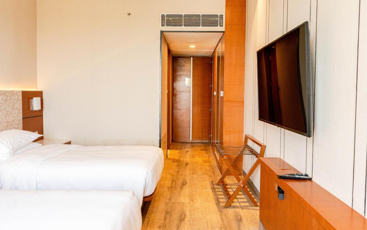 فندق بيكاديلي نيودلهي المظهر الخارجي الصورة A room at the hotel