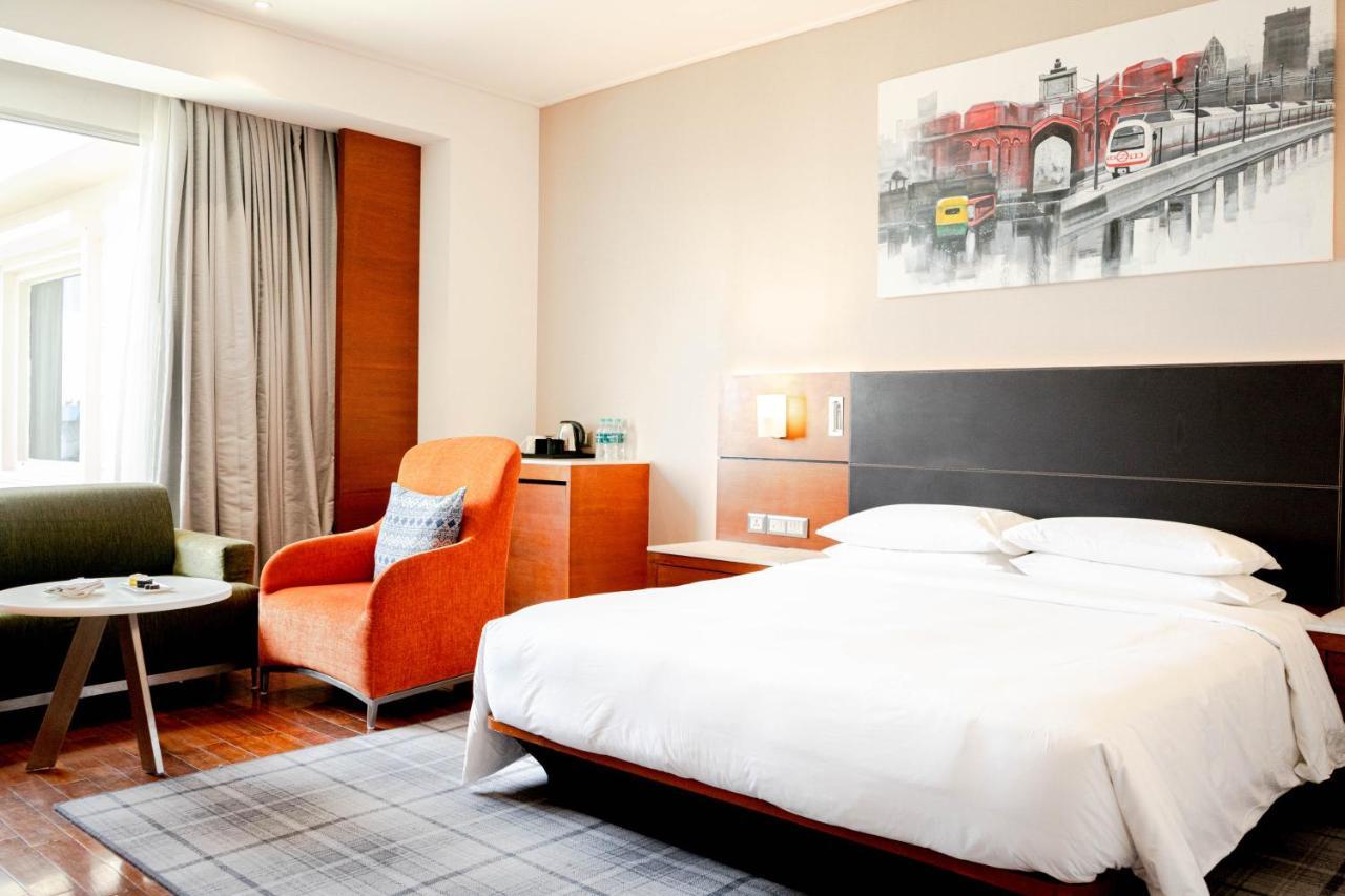 فندق بيكاديلي نيودلهي المظهر الخارجي الصورة A room at the hotel