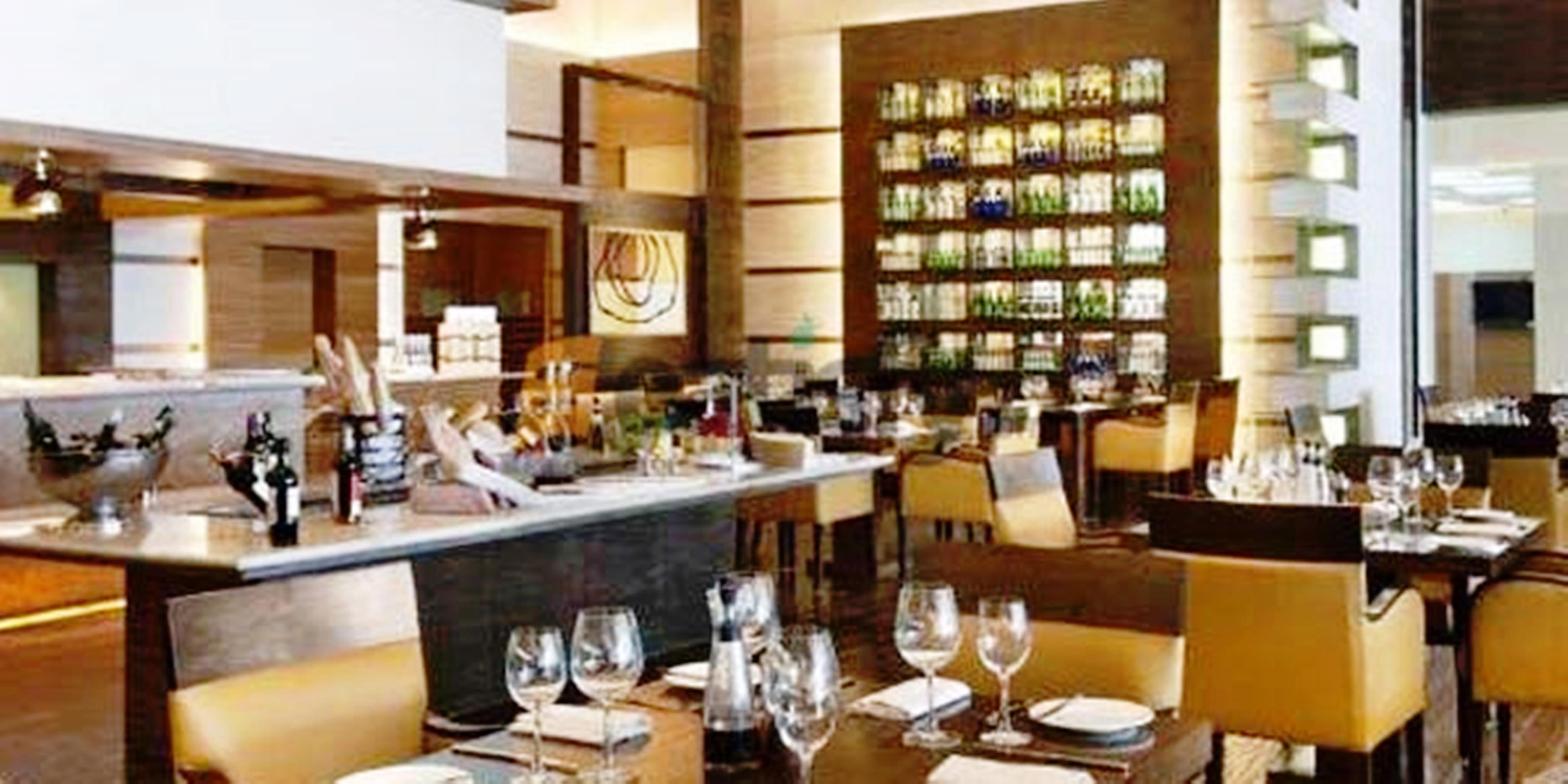فندق بيكاديلي نيودلهي المظهر الخارجي الصورة The interior of the restaurant