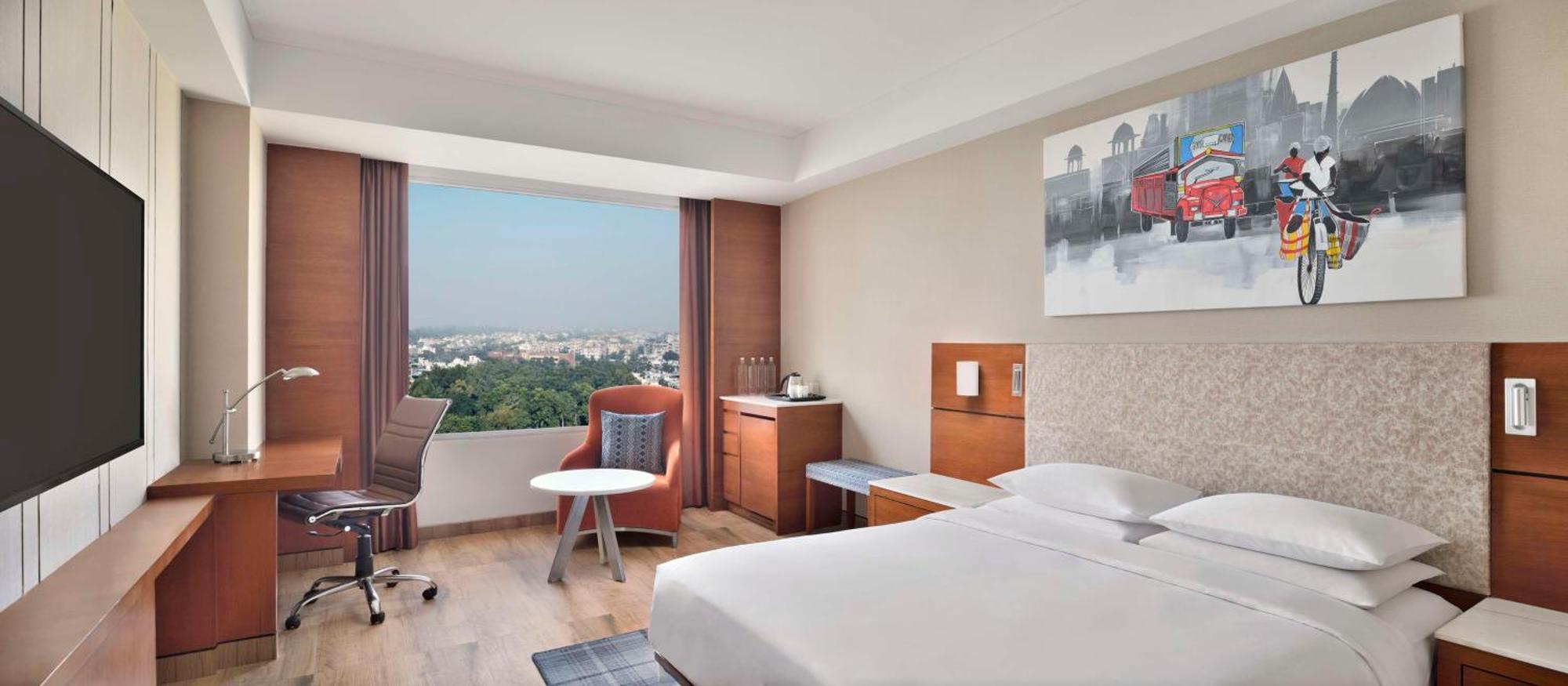 فندق بيكاديلي نيودلهي المظهر الخارجي الصورة A guest room at the hotel